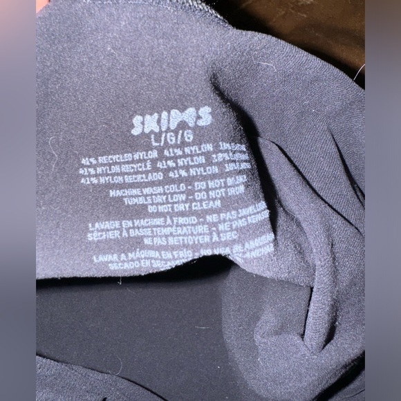 SKIMS SEAMLESS SCULPT THONG BODYSUIT - Picture 6 of 15